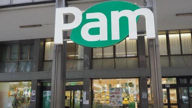 Torino, dipendente licenziato dalla Pam per aver rubato 6 uova e una scamorza dal valore di 7 euro