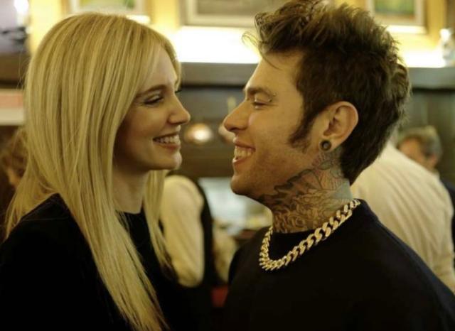 Flash: Tra cani e levrieri. Fedez sarebbe preoccupato per il suo cane rimasto in casa con la moglie Chiara Ferragni che gi&aacute; avrebbe cambiato la serratura