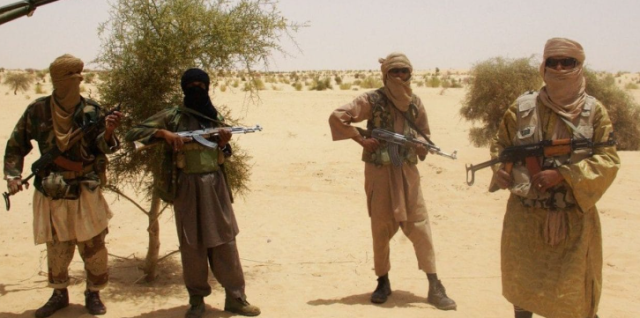 Mali, liberata famiglia di italiani dall'Aise: "3 testimoni di Geova rapiti da jihadisti alleati di al-Qaeda nel maggio 2022"