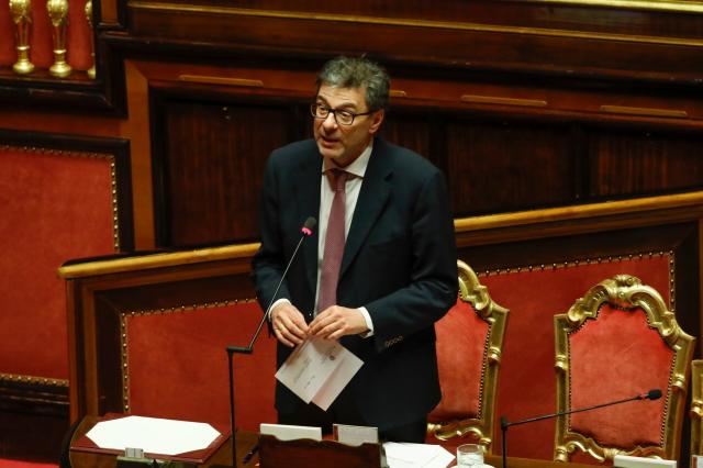 Istat, Pil Italia a +0,9% nel 2023, deficit balza al 7,2%, debito / Pil al 137,3%, Giorgetti: &ldquo;Colpa del superbonus&rdquo;