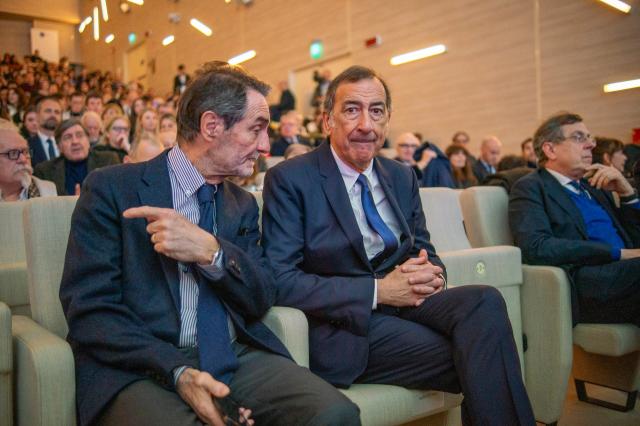 Liceo Parini occupato, Fontana: "Tutelare il diritto allo studio degli studenti"; Sala: "Occupazione giusta in ogni caso"