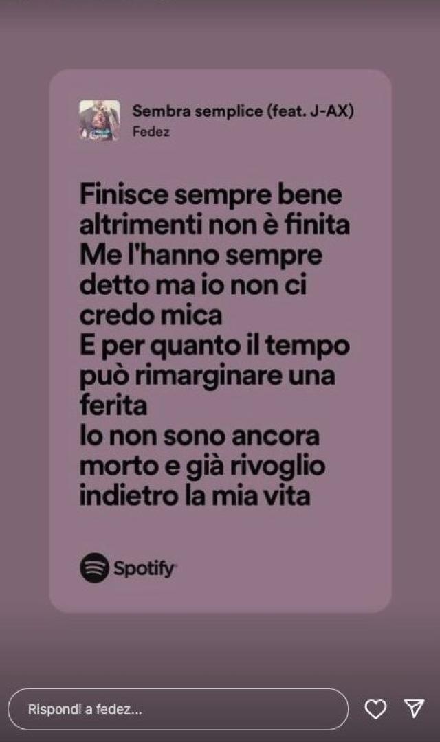 Fedez, la storia Instagram che cita una sua canzone: &ldquo;Rivoglio indietro la mia vita&rdquo;, riferimento a Chiara Ferragni?