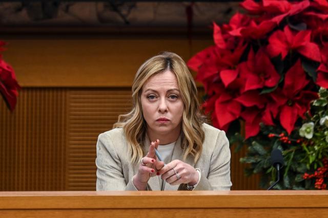 Europee, Meloni: "Dormo con l'elmetto, accadr&agrave; di tutto, dossieraggio gravissimo, andare fino in fondo"