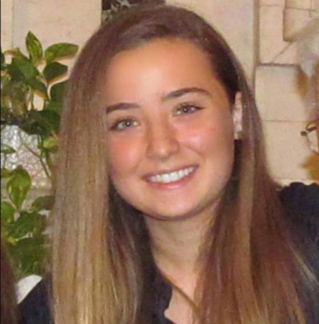 Sestri Levante, studentessa mor&igrave; dopo vaccino Astrazeneca, indagati cinque medici dell'ospedale di Lavagna