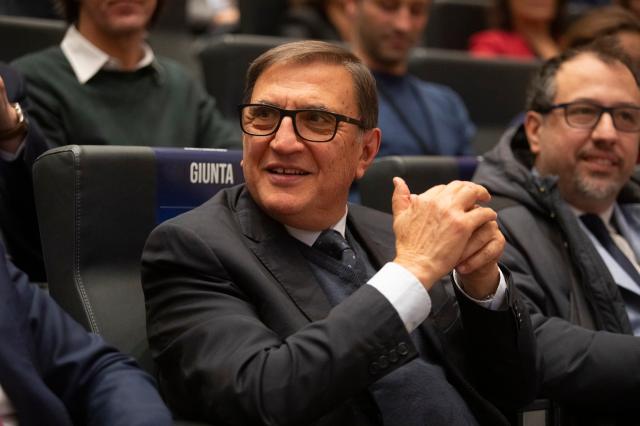 Manganellate a Pisa, Romano La Russa sugli studenti: "Sono l&rsquo;avanguardia delle spranghe usate 50 anni fa dai loro nonni"