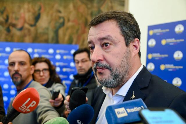 Terzo mandato, bocciato l'emendamento della Lega, governo invita a ritirare quello su abolizione ballottaggi