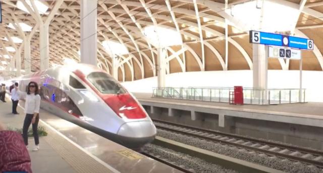 Inaugurata la linea ad alta velocit&agrave; in Indonesia, l'Occidente guarda e si lamenta