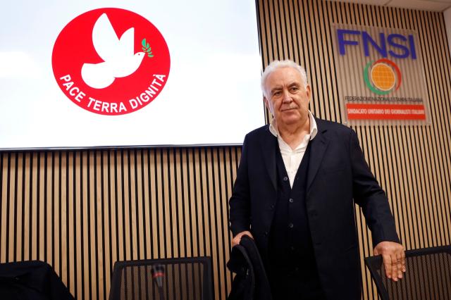 Michele Santoro si candida alle Europee e presenta la sua lista: Vauro, Odifreddi, Raniero La Valle e Nicolai Lilin