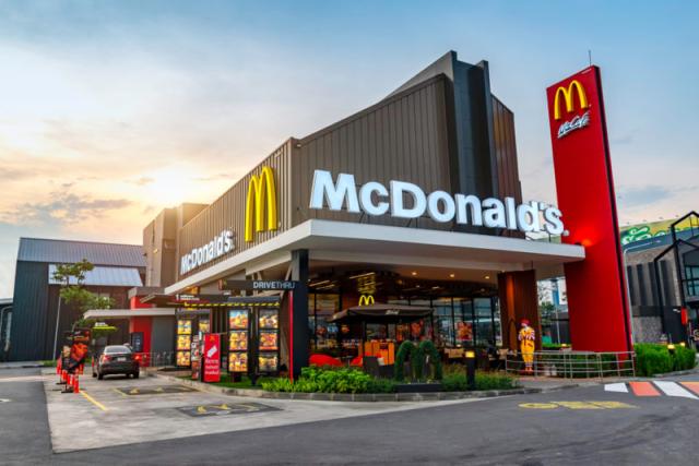 McDonald's, un guasto informatico manda in tilt il sistema in tutto il mondo con la chiusura di numerosi ristoranti