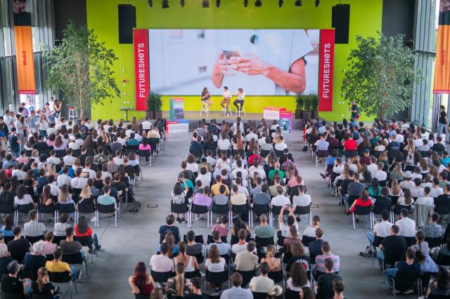 Aura Immersive, al via nuova piattaforma per la didattica immersiva; in collaborazione con H-Farm, Big Rock, Moige e Custom