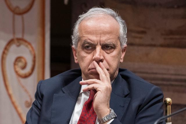Scioglimento comune di Bari per mafia, Decaro: "Rinuncio alla scorta", Piantedosi: "Non &egrave; manovra politica, sciolti altri comuni di cdx"