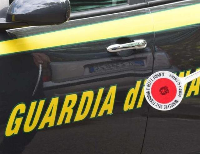 Genova, il boss gestiva il bar sul lungomare dal carcere di Ariano Irpino, condannato  lui e i complici