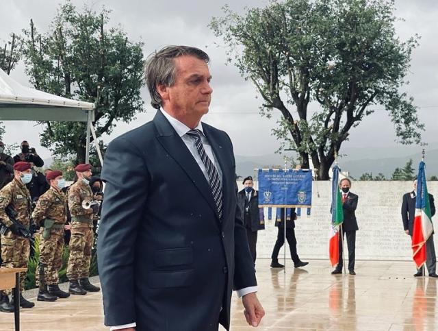 Bolsonaro indagato per falsi certificati sul vaccino Covid per entrare negli Usa, legali: &ldquo;Non &egrave; vero, aveva il passaporto diplomatico&rdquo;