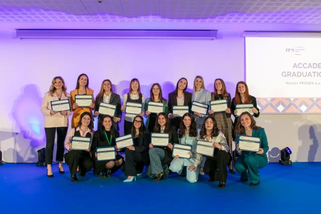 Accademia Fiera Milano, diplomate le venti studentesse del Progea 22/23;  premiato Tani come Ambassador dell'Anno 