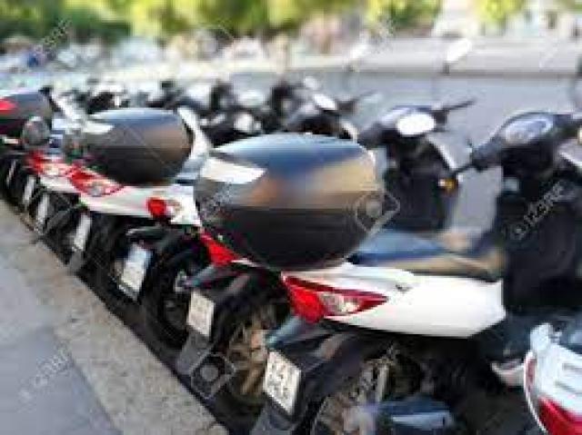 Genova, aumentano i furti di caschi in citt&agrave;, "la refurtiva viene rivenduta nel mercato africano"