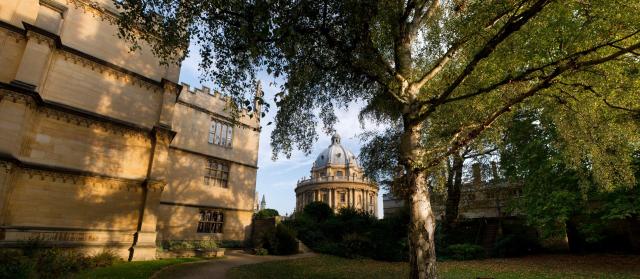 Oxford, l'Universit&agrave;: "Il nuovo rettore dovr&agrave; rispettare i canoni di uguaglianza e diversit&agrave;", il web: "La cultura woke ci seppellir&agrave;"