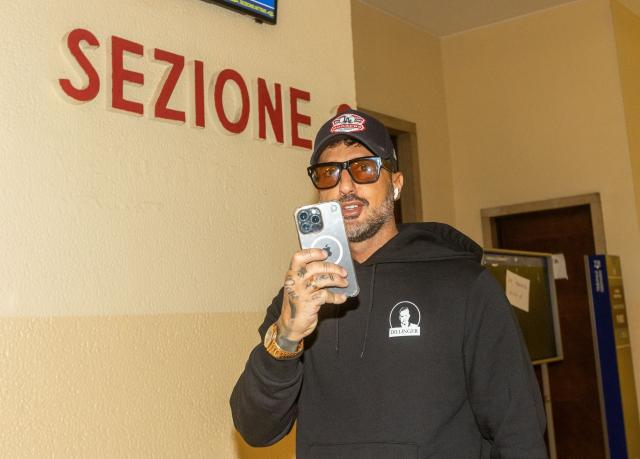Fabrizio Corona parla dei Ferragnez ed indica in un anno il loro ritorno assieme