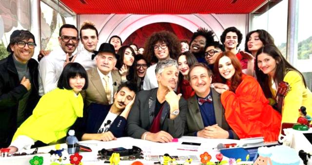La &ldquo;freddura&rdquo; di Fiorello, tutti contro David Parenzo, e poi Luxuria e Maltese a proposito dell&rsquo;&rsquo; Isola dei Famosi, Carla Bruni e il &ldquo;peccato&rdquo;