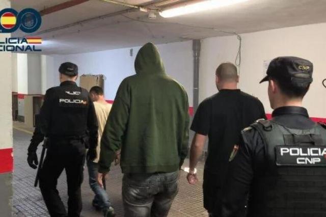 Maiorca, stupro di gruppo, 4 italiani arrestati: ad accusarli una brasiliana che ha preso uno dei loro passaporti prima di fuggire