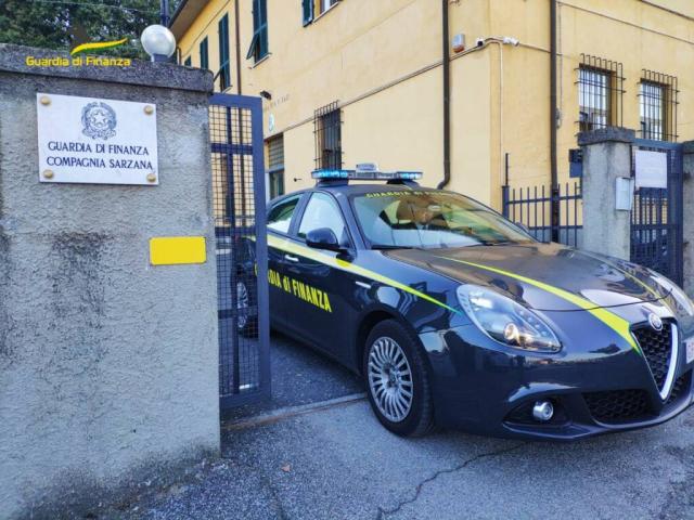 La Spezia, non parlavano n&eacute; capivano l'italiano ma percepivano il reddito di cittadinanza, denunciate 32 persone