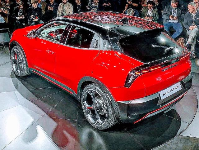 Alfa Romeo Milano cambia nome in Junior dopo la 'bacchettata' del ministro Urso a Stellantis: "Se &egrave; prodotta in Polonia, non pu&ograve; chiamarsi Milano"