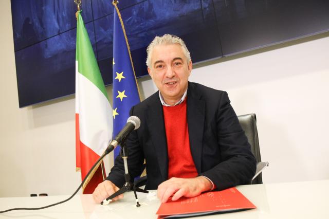 Domenico Arcuri, chiesto 1 anni e 4 mesi a ex commissario per mascherine anti-Covid dalla Cina: abuso d'ufficio