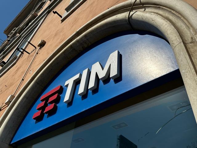 Tim, Asati ritira la lista per il rinnovo del Cda e si schiera con quella del management, Labriola Ad e Figari Presidente