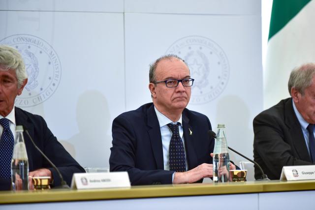 DDL Valditara, ok dal Senato, bocciatura col 5 in condotta, &ldquo;esamino&rdquo; col 6, multa fino a 10mila &euro; per aggressioni a docenti - PDF