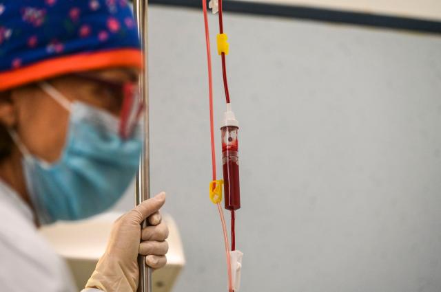 Sangue infetto in Gran Bretagna, bambini usati come cavie negli anni 70-80: 2400 morti per epatite C o HIV