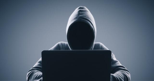 Treviso, condannati a 6 anni "i giustizieri dei pedofili", si fingevano gay per stanare le chat e malmenarli, il web: "Bisognerebbe premiarli"