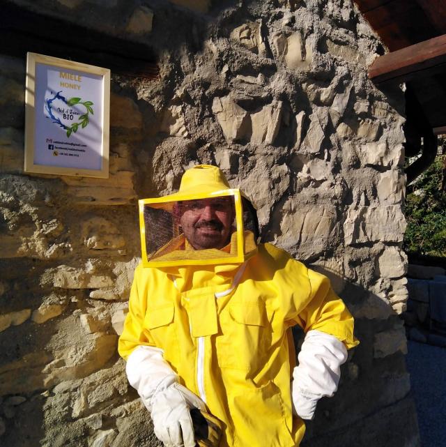 Lecco, morto accoltellato con un falcetto l'assessore comunale Pierluigi Beghetto, lite nata per un sacco di pellet, arrestato un vicino