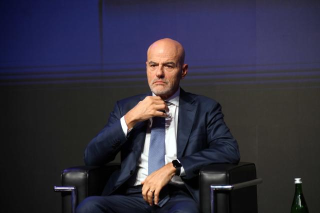 Eni, nel Q1 '24 cresce la produzione a 1.741 barili al giorno (+5%) ma il calo prezzi del gas frena gli utili a &euro;4,1 mld