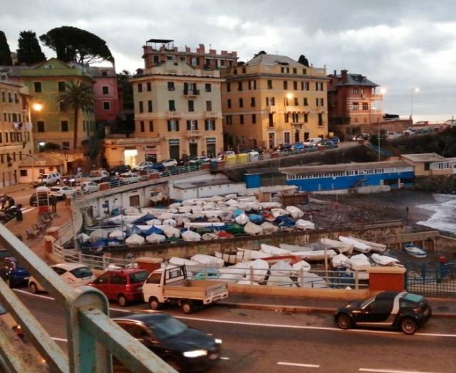 Genova, si allungano i tempi di chiusura della spiaggia di Priaruggia per amianto, interviene la Procura