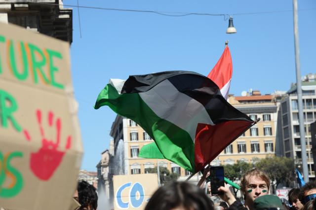 Eurovision 2024, la propaganda pro-Israele: bandiere Palestina vietate e quelle dello stato ebraico no