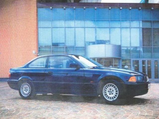 Alberto Sordi, la sua Bmw 320 ritrovata dopo 21 anni e finisce all'asta per i malati di Alzheimer