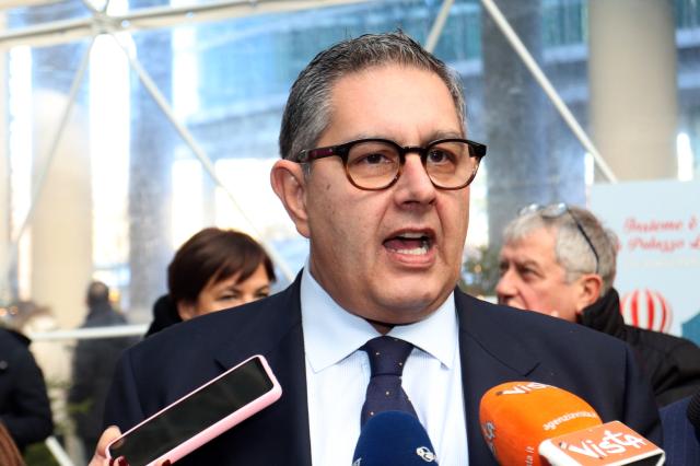 Giovanni Toti arrestato per corruzione, presidente Liguria ai domiciliari con l'ad di Iren Signorini e Aldo Spinelli