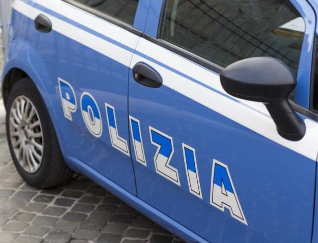 Genova, raggirano anziana con disturbo cognitivo ma il vicino se ne accorge, la polizia arresta due truffatrici