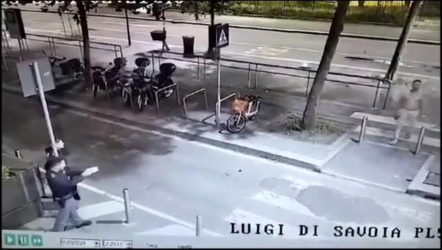 Milano, indagato il poliziotto che spar&oacute; ad egiziano che tirava pietre sotto effetto di droghe: lesioni pluriaggravate