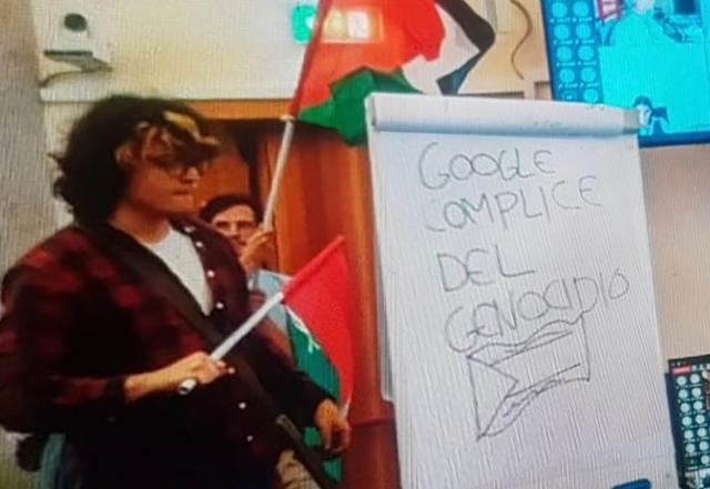 Milano, protesta studenti pro Palestina nelle universit&agrave;, occupati Politecnico e ateneo statale: "Google complice del genocidio di Gaza"
