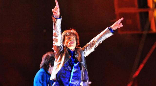 Mick Jagger festeggia 77 anni in Toscana, gli auguri di Vasco