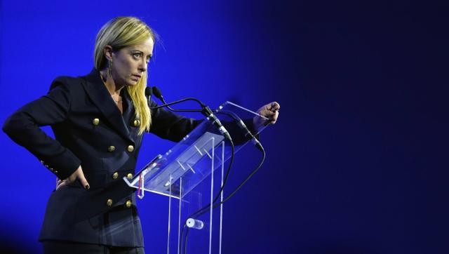 Giorgia Meloni e il femminismo a convenienza? Per coprire la pezza, la Shirley Temple della Garbatella fa peggio e giustifica la sua pessima figura a Caviano con la lotta femminista