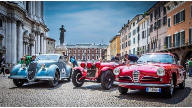 Mille Miglia, torna la mitica gara con auto d'epoca in partenza da Brescia