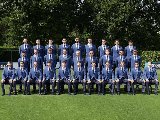 Emporio Armani firma la divisa fuoricampo della Nazionale Italiana di calcio agli Europei 2024 