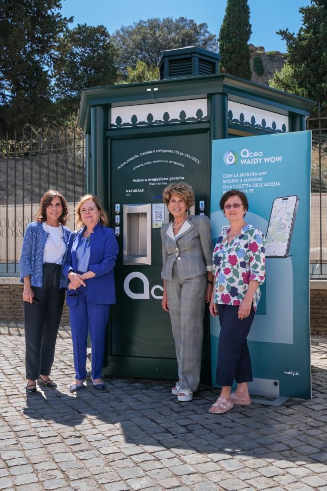 Acea e Roma Capitale, inaugurata una nuova casa dell'acqua nel parco archeologico del Colosseo