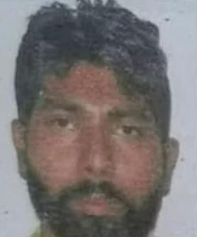 Cisterna di Latina, bracciante indiano abbandonato in strada col braccio tranciato, il 31enne morto al San Camillo di Roma