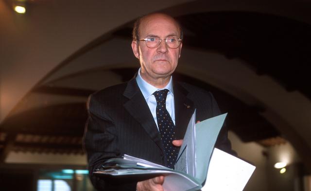 Ex sindaco di Foggia Paolo Agostinacchio morto per malore improvviso a 86 anni mentre lavorava nel suo studio