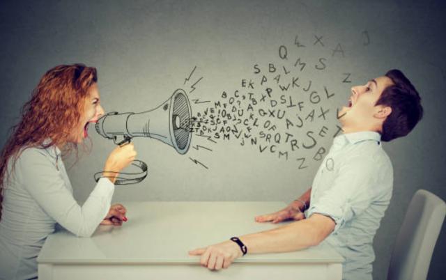 La voce delle donne stressa il cervello maschile, "toni alti e discorsi lunghi richiedono agli uomini attivit&agrave; cerebrali extra" - lo studio dell'Universit&agrave; di Sheffield