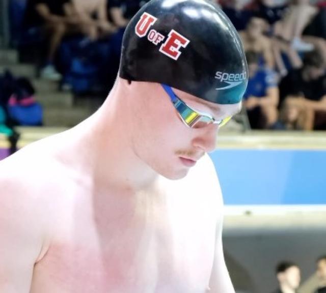 Archie Goodburn, il nuotatore 23enne ha tre turbo tumori al cervello, malattia scoperta a maggio 2024: "Sono inoperabile"