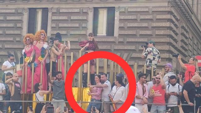 Elezioni Francia, da Parigi a Roma, la sinistrash fa ridere pi&ugrave; che piangere e rende superflue le destre stesse