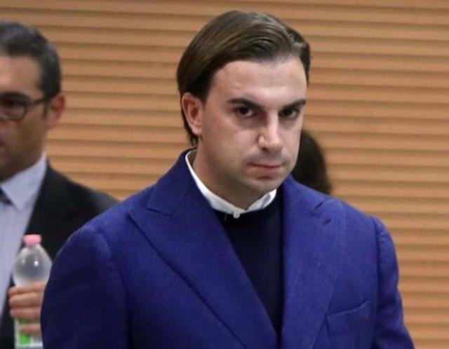 Giacomo Bozzoli, fuga in Maserati in un Paese al confine con l'Italia con la compagna e il figlio di 9 anni, deve scontare l'ergastolo